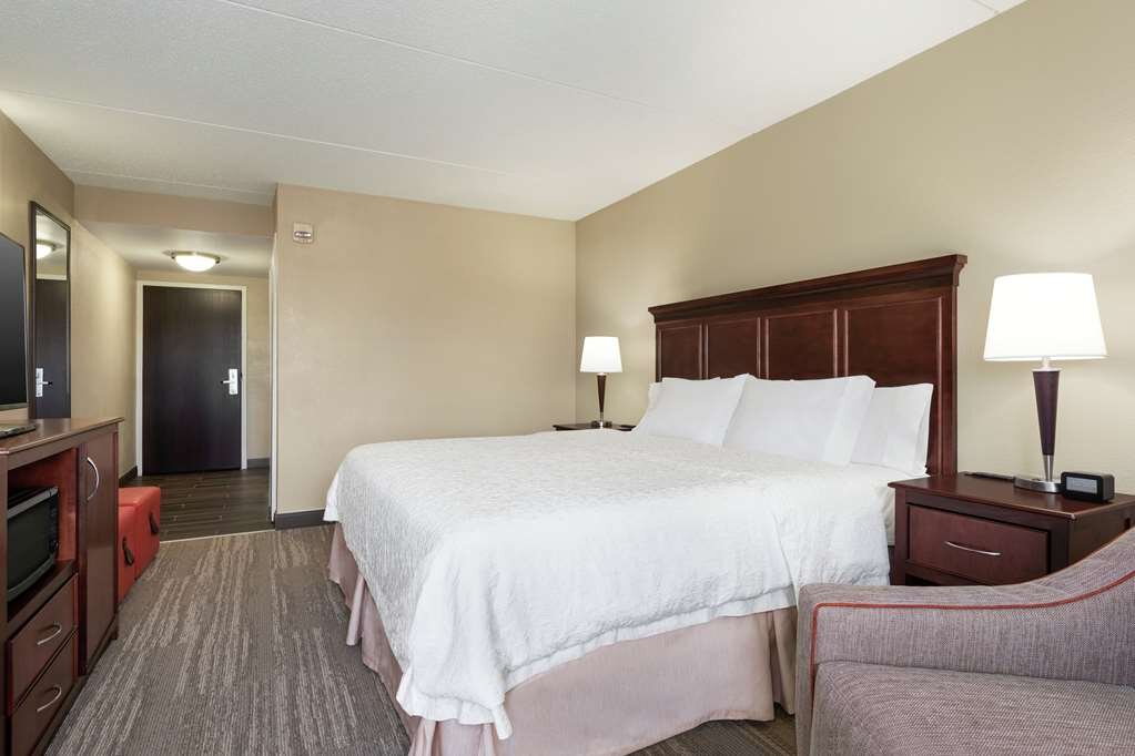 Hotel photo 16 of Hampton Inn Dulles-Cascades.
