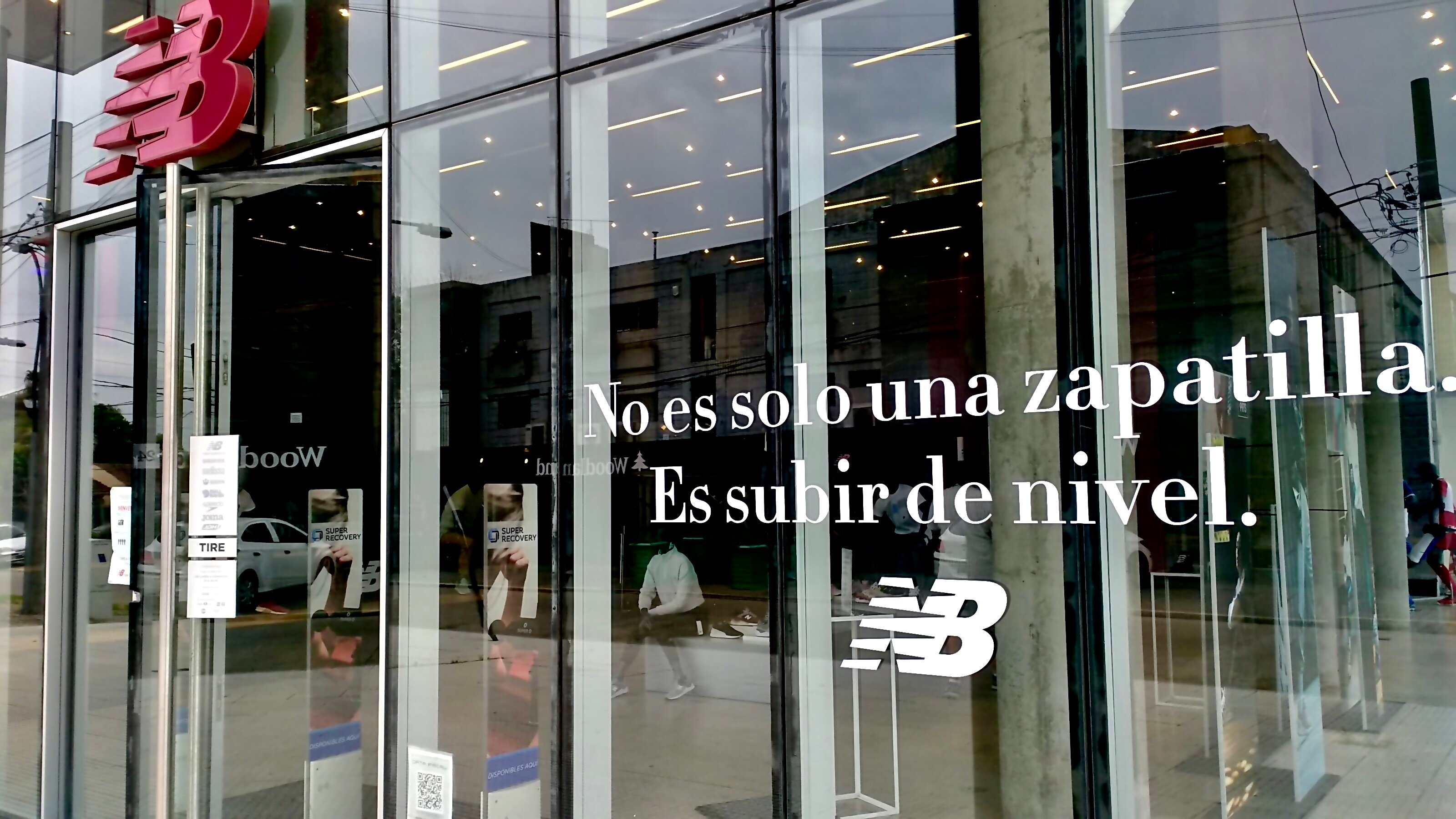 New balance unicenter ubicacion hotsell