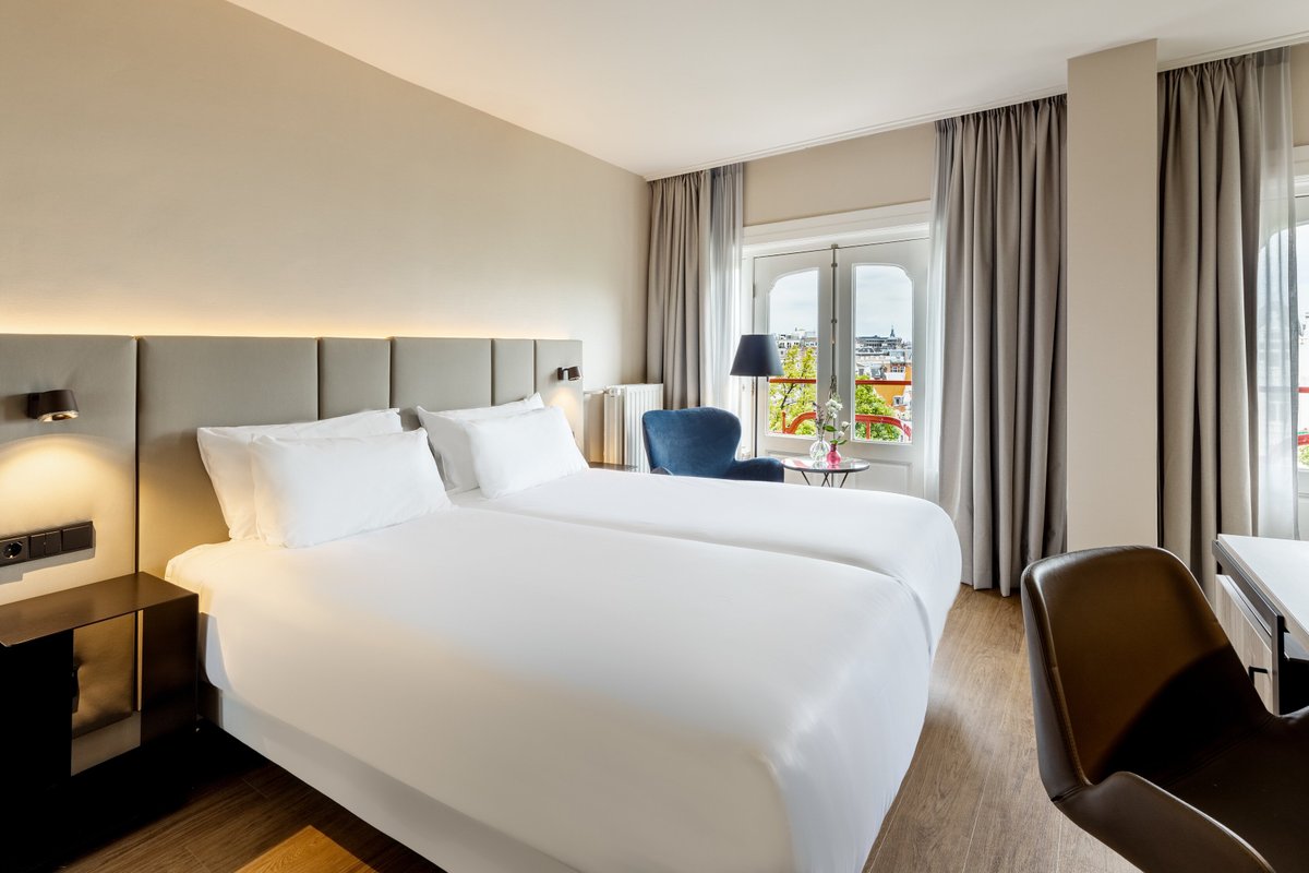 NH AMSTERDAM SCHILLER $154 ($̶1̶6̶5̶) - Updated 2022 Prices & Hotel ...