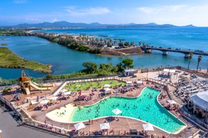 Piscina e praia