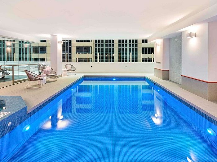 Collins night view 1BR Apt in Melbourne Gym Pool, Melbourne – Updated 2023  Prices