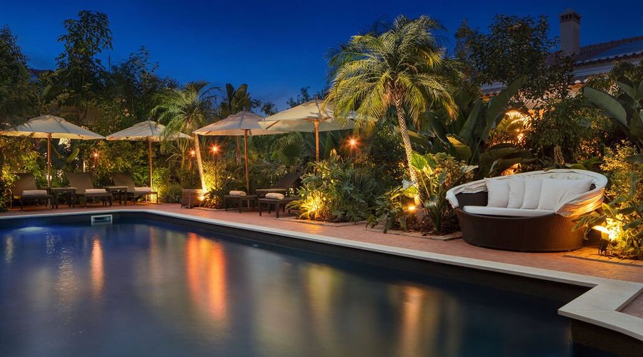 Salvaterra Country House at night