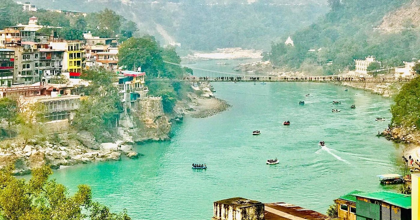 Laxman Jhula in Rishikesh for Prewedding Location