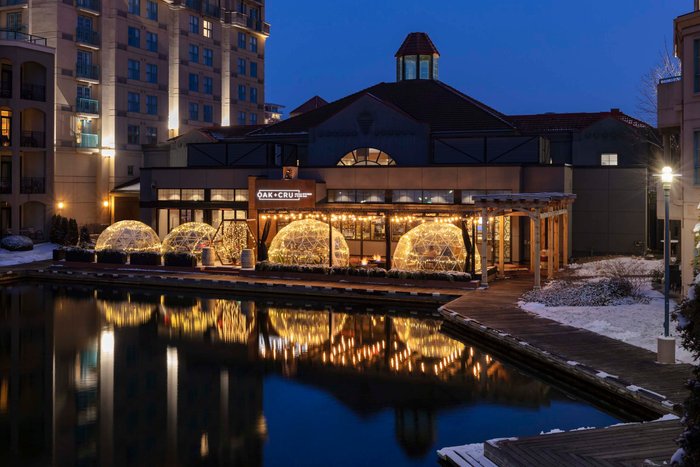 Delta Hotels Grand Okanagan Resort Private Balconies: Pictures ...