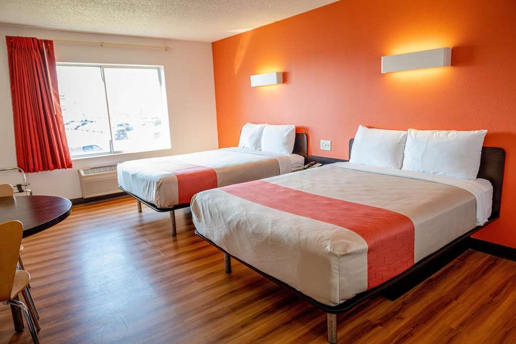 Hotel photo 9 of Motel 6 Lincoln.