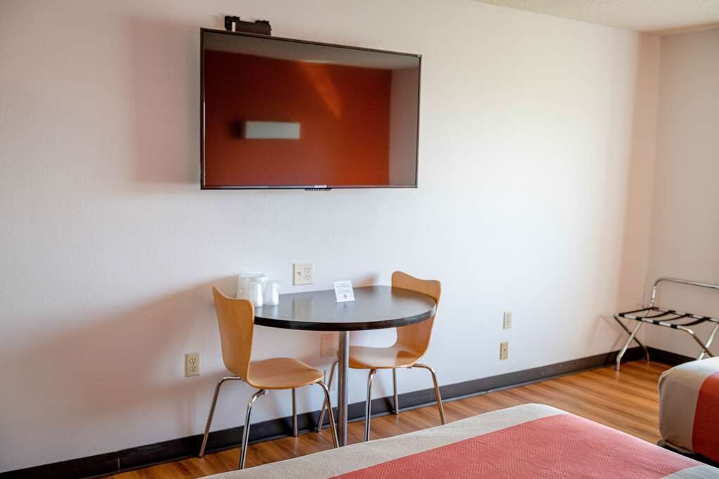 Hotel photo 32 of Motel 6 Lincoln.