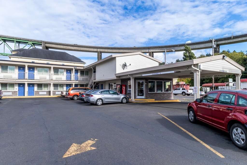 Hotel photo 6 of Motel 6 Astoria.