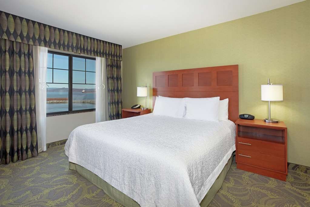 Hotel photo 50 of Hampton Inn & Suites Astoria.
