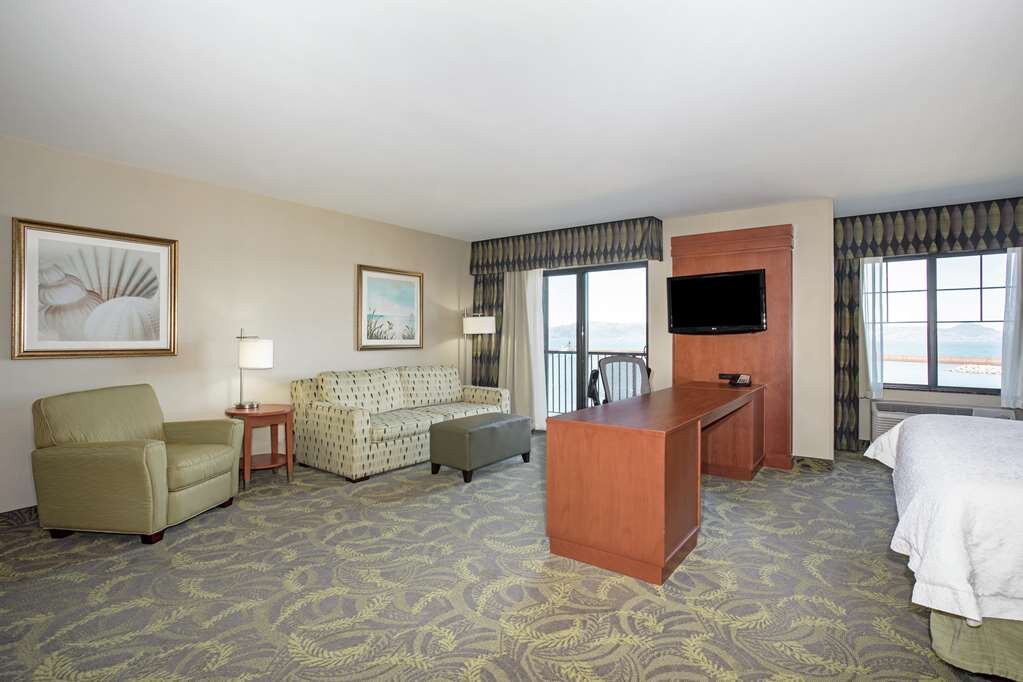 Hotel photo 23 of Hampton Inn & Suites Astoria.