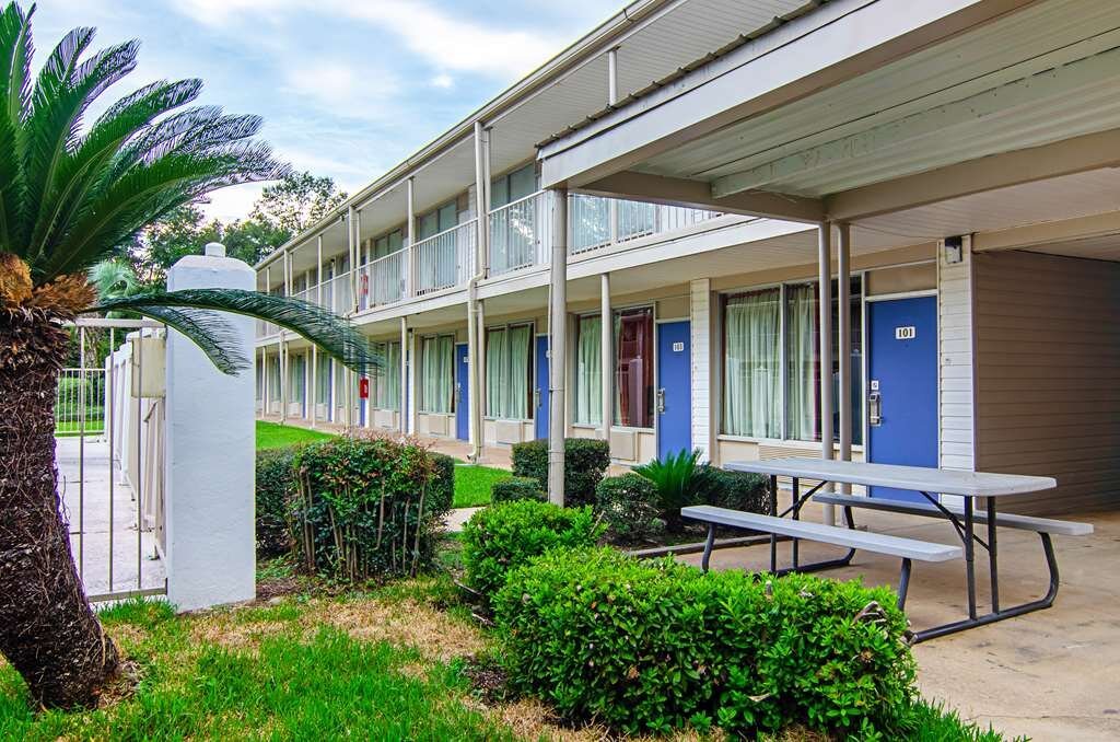 MOTEL 6 BAY MINETTE, AL - Motel Reviews, Photos, Rate Comparison