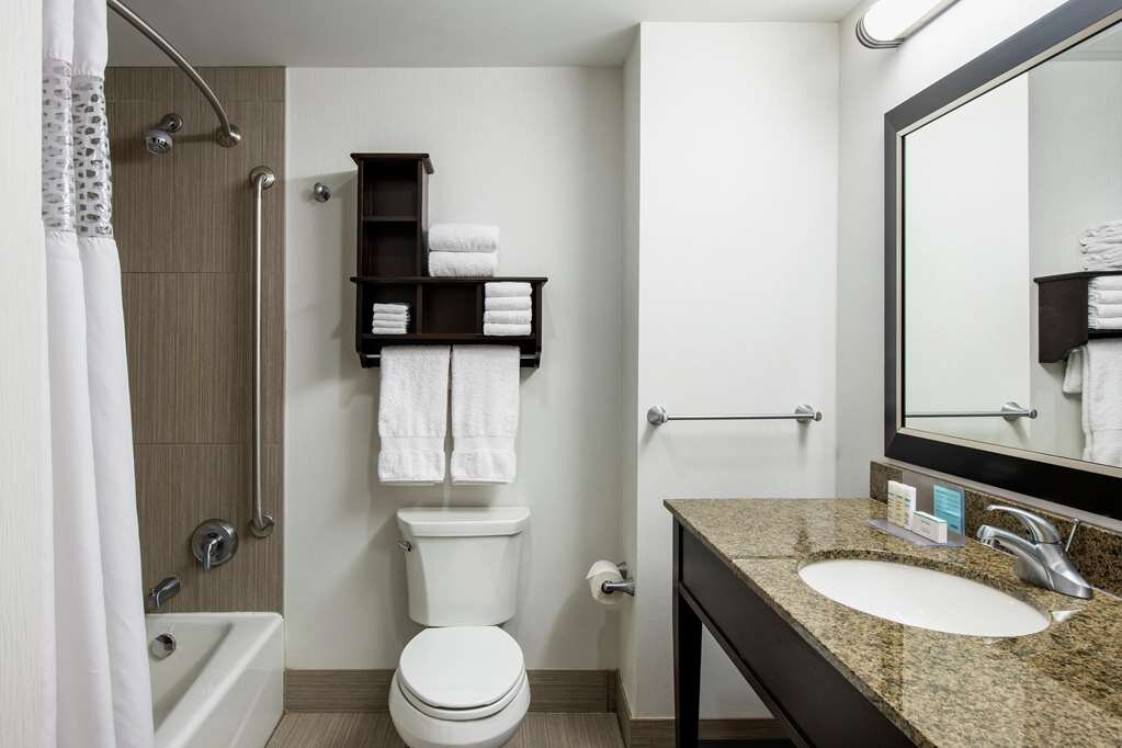 Hotel photo 16 of Hampton Inn by Hilton Winnipeg Airport/Polo Park.