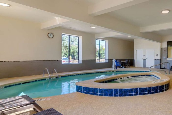 Comfort Inn & Suites West Pool: Pictures & Reviews - Tripadvisor