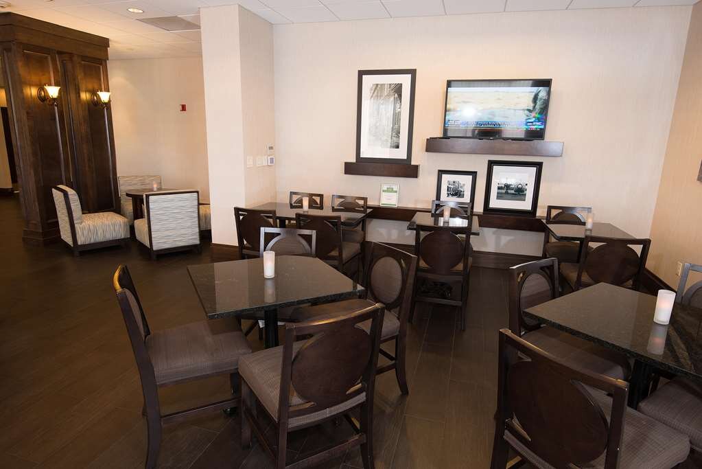 Hotel photo 26 of Hampton Inn Carlstadt-At The Meadowlands.