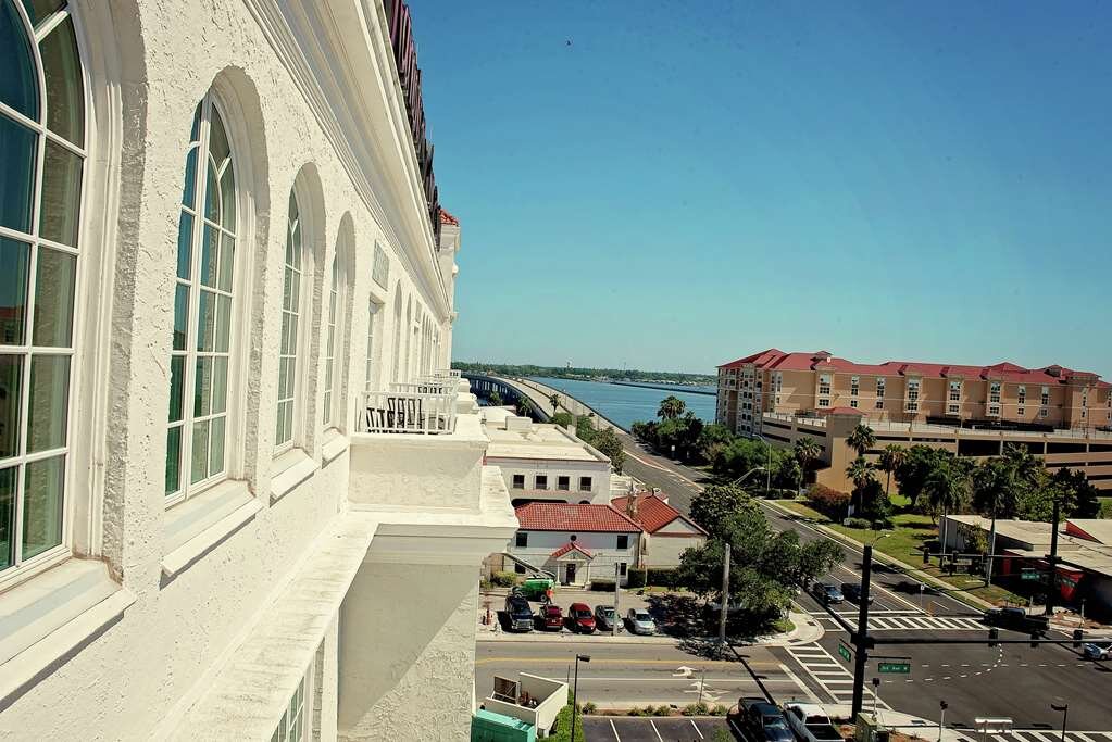 Hotel photo 38 of Hampton Inn & Suites Bradenton Downtown Historic District.