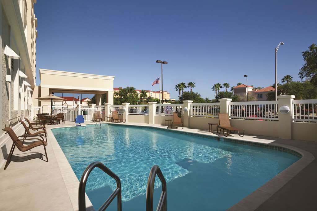 Hotel photo 1 of Hampton Inn & Suites Bradenton Downtown Historic District.