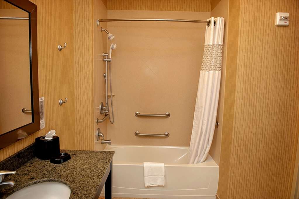 Hotel photo 16 of Hampton Inn & Suites Bradenton Downtown Historic District.