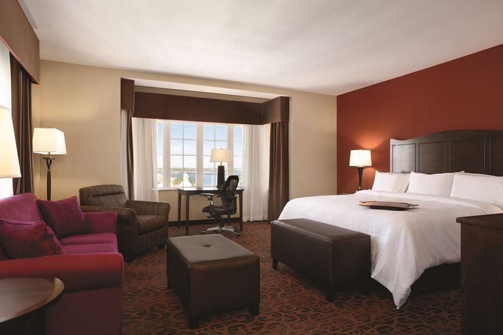 Hotel photo 19 of Hampton Inn & Suites Bradenton Downtown Historic District.