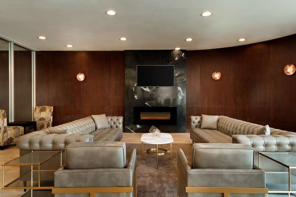 Hotel photo 14 of Embassy Suites by Hilton Los Angeles Glendale.