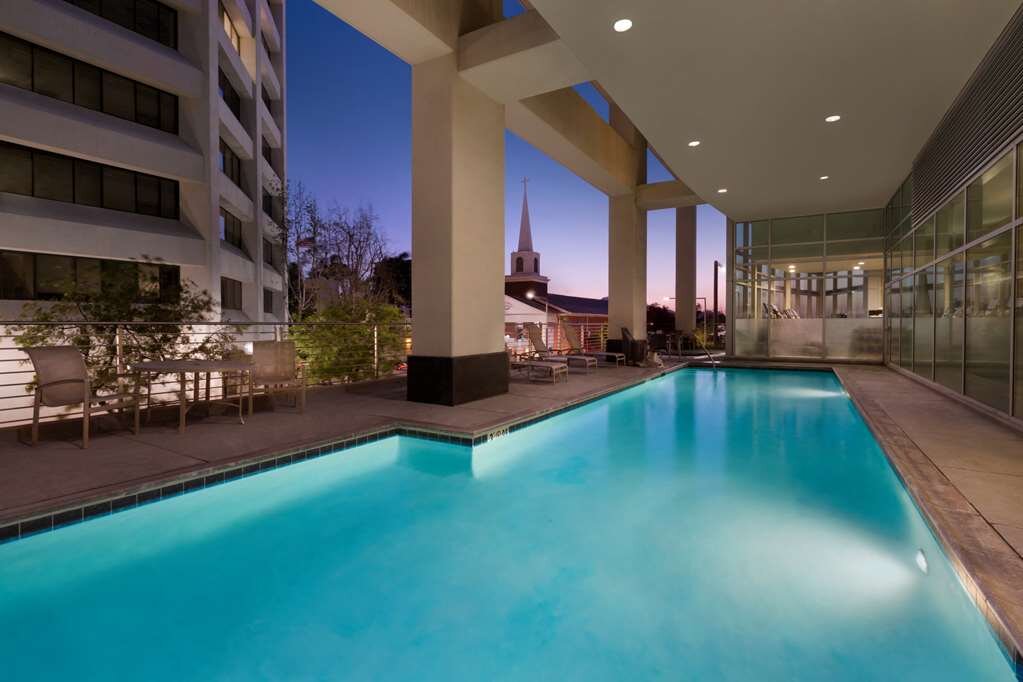 Hotel photo 5 of Embassy Suites by Hilton Los Angeles Glendale.