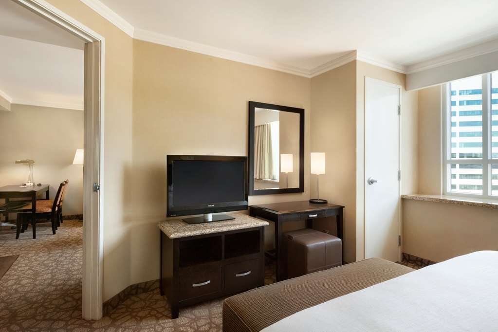 Hotel photo 22 of Embassy Suites by Hilton Los Angeles Glendale.