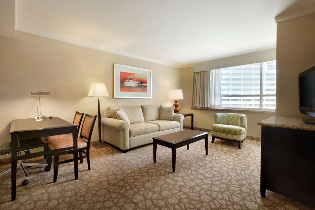 Hotel photo 24 of Embassy Suites by Hilton Los Angeles Glendale.