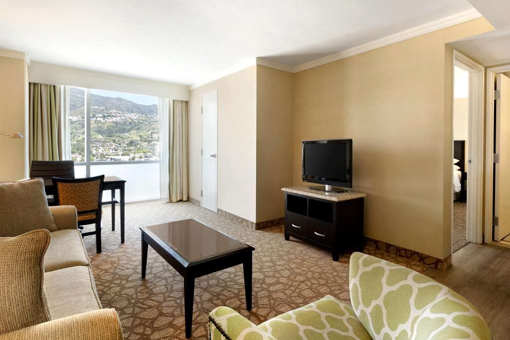 Hotel photo 23 of Embassy Suites by Hilton Los Angeles Glendale.