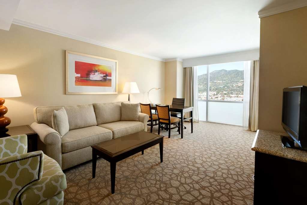 Hotel photo 10 of Embassy Suites by Hilton Los Angeles Glendale.