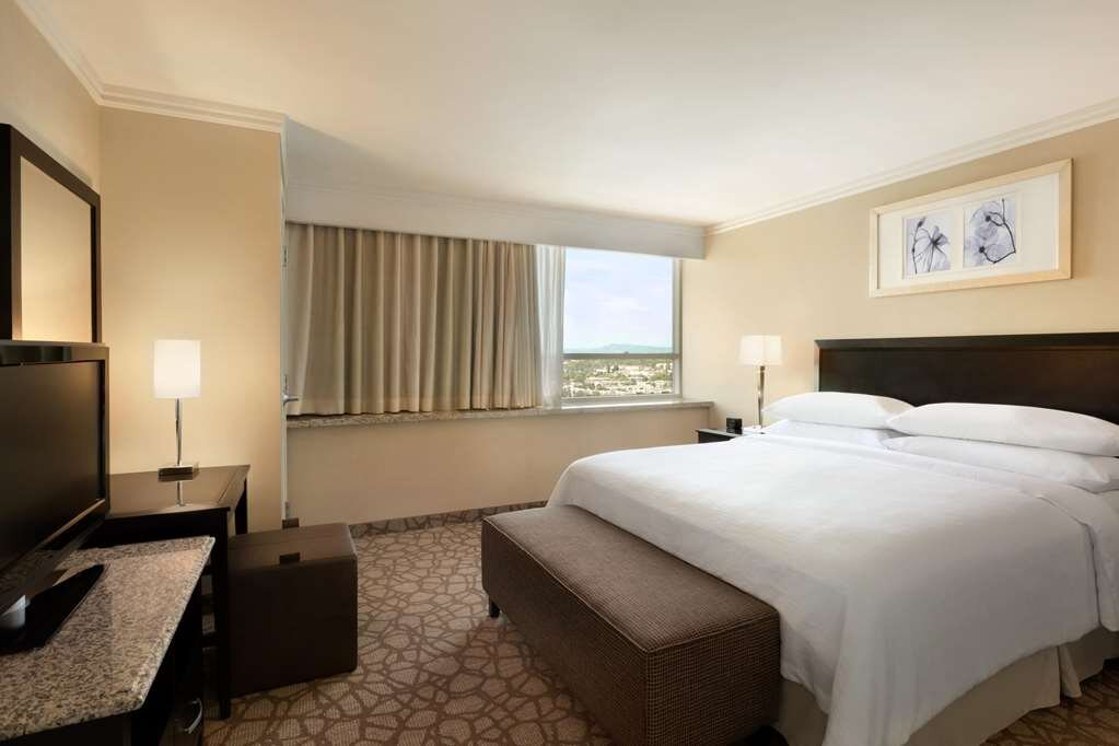 Hotel photo 38 of Embassy Suites by Hilton Los Angeles Glendale.