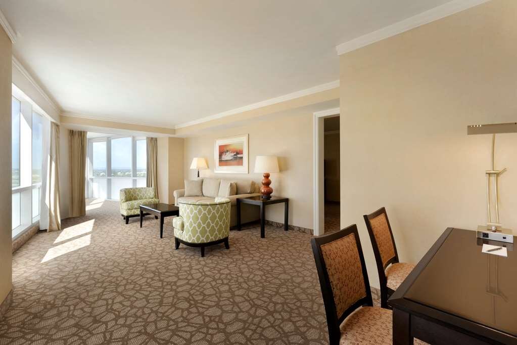 Hotel photo 20 of Embassy Suites by Hilton Los Angeles Glendale.