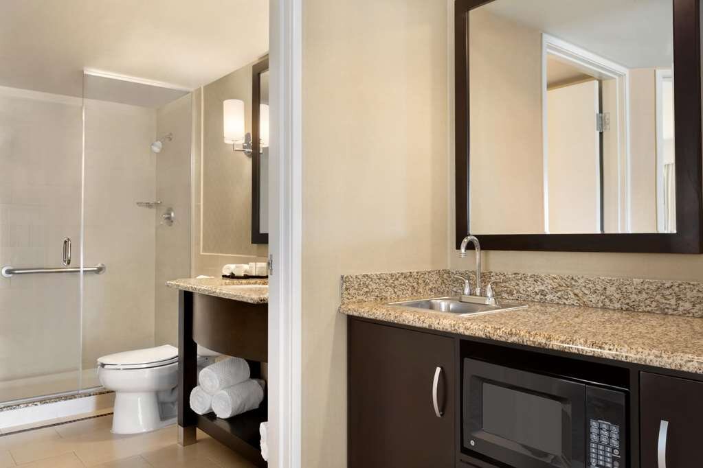 Hotel photo 17 of Embassy Suites by Hilton Los Angeles Glendale.