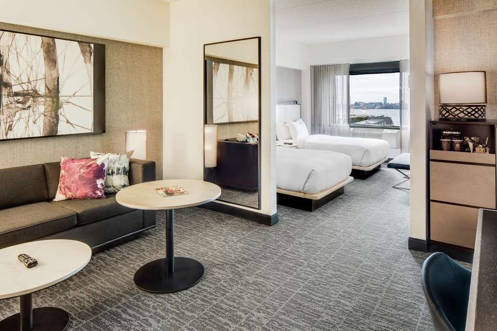 Hotel photo 29 of DoubleTree by Hilton Hotel & Suites Jersey City.