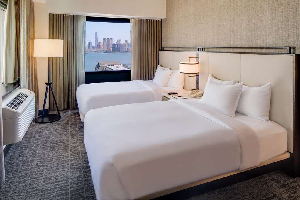 Hotel photo 11 of DoubleTree by Hilton Hotel & Suites Jersey City.