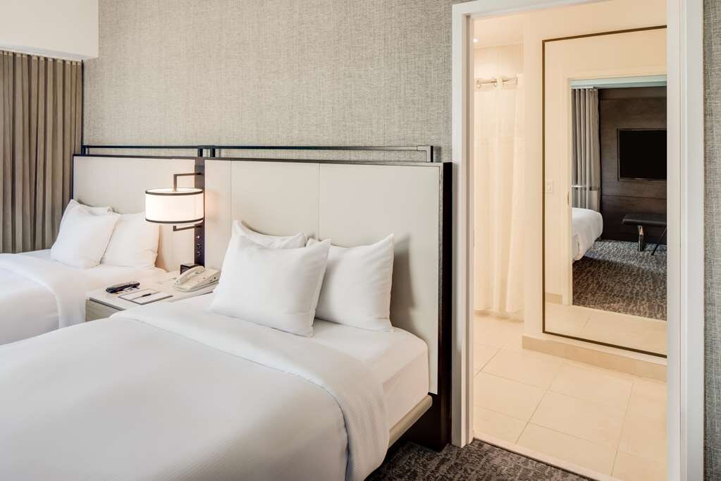 Hotel photo 20 of DoubleTree by Hilton Hotel & Suites Jersey City.