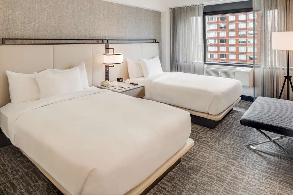Hotel photo 4 of DoubleTree by Hilton Hotel & Suites Jersey City.