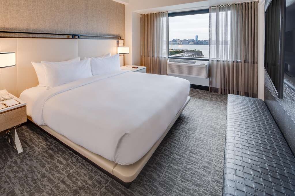 Hotel photo 16 of DoubleTree by Hilton Hotel & Suites Jersey City.