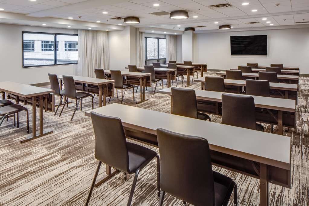 Hotel photo 41 of DoubleTree by Hilton Hotel & Suites Jersey City.
