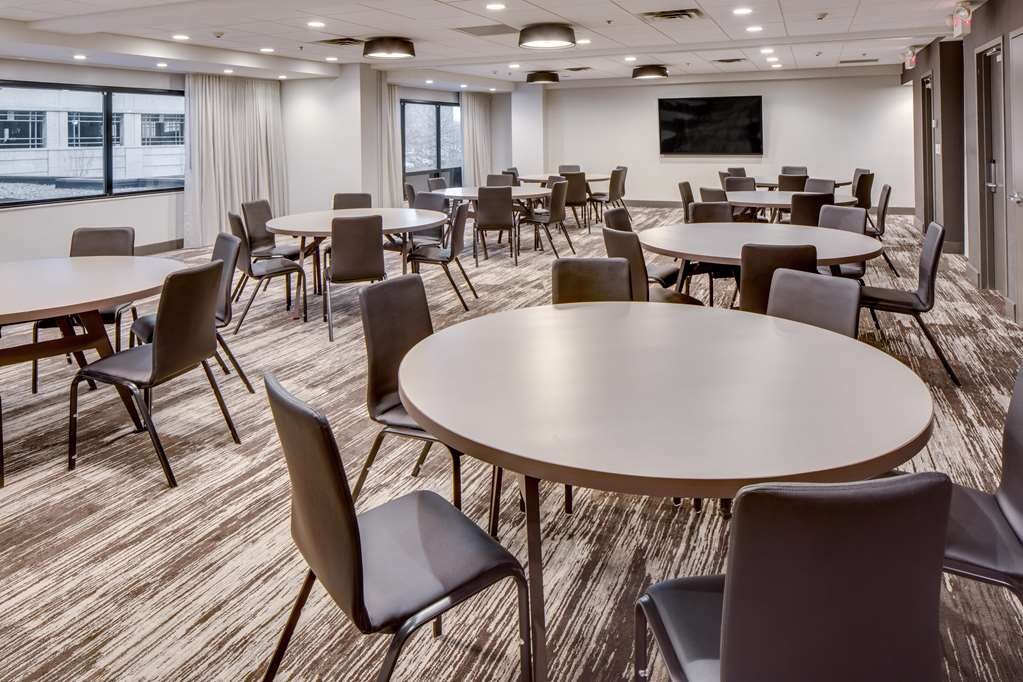 Hotel photo 3 of DoubleTree by Hilton Hotel & Suites Jersey City.