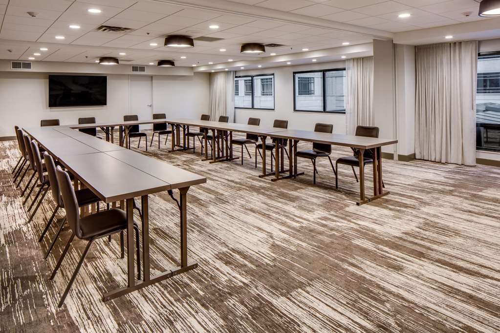 Hotel photo 12 of DoubleTree by Hilton Hotel & Suites Jersey City.
