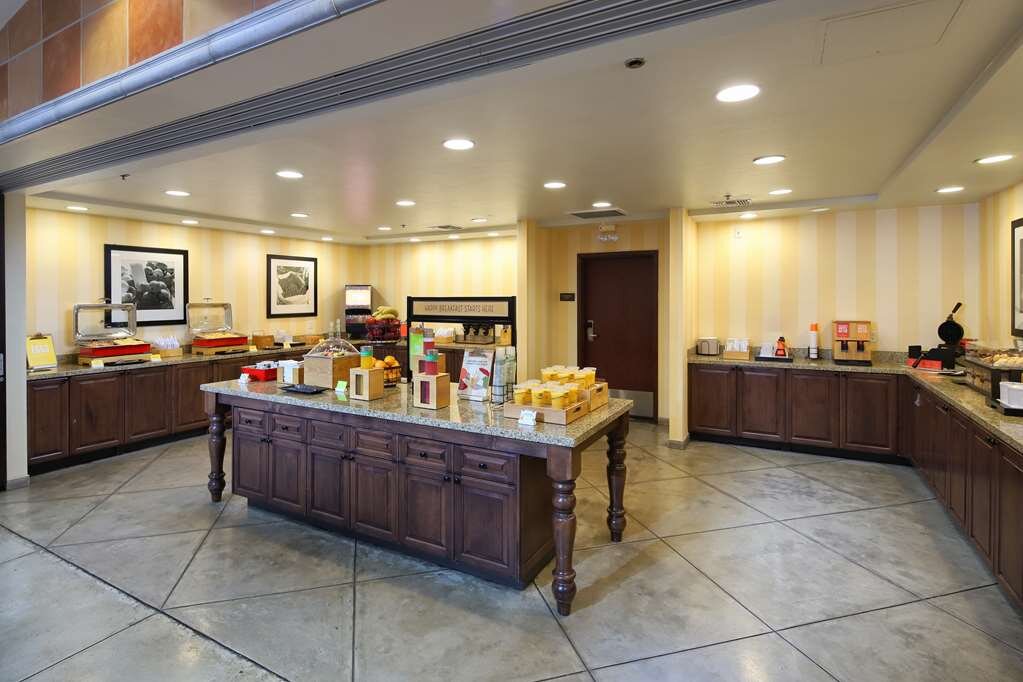 Hotel photo 14 of Hampton Inn & Suites Tucson-Mall.