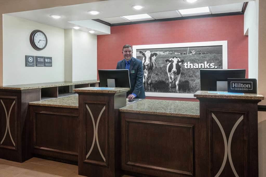 Hotel photo 10 of Hampton Inn Lincoln - Heritage Park.