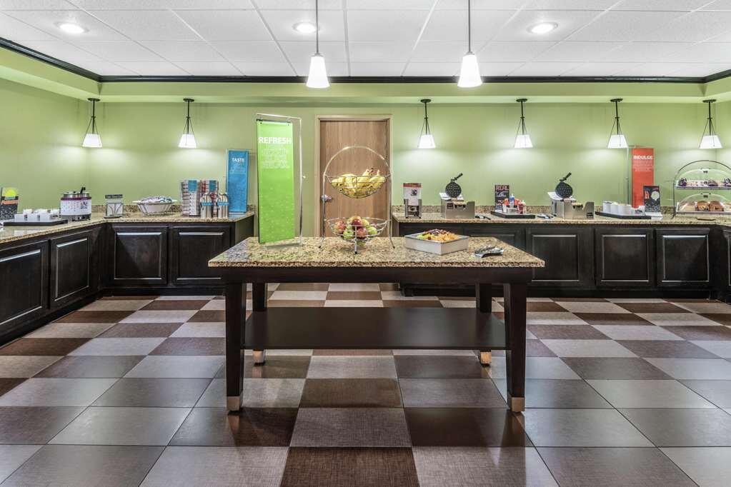Hotel photo 31 of Hampton Inn Lincoln - Heritage Park.