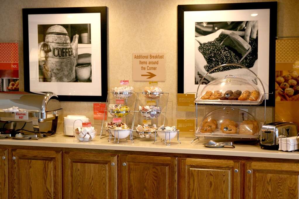 Hotel photo 14 of Hampton Inn Lincoln - Heritage Park.