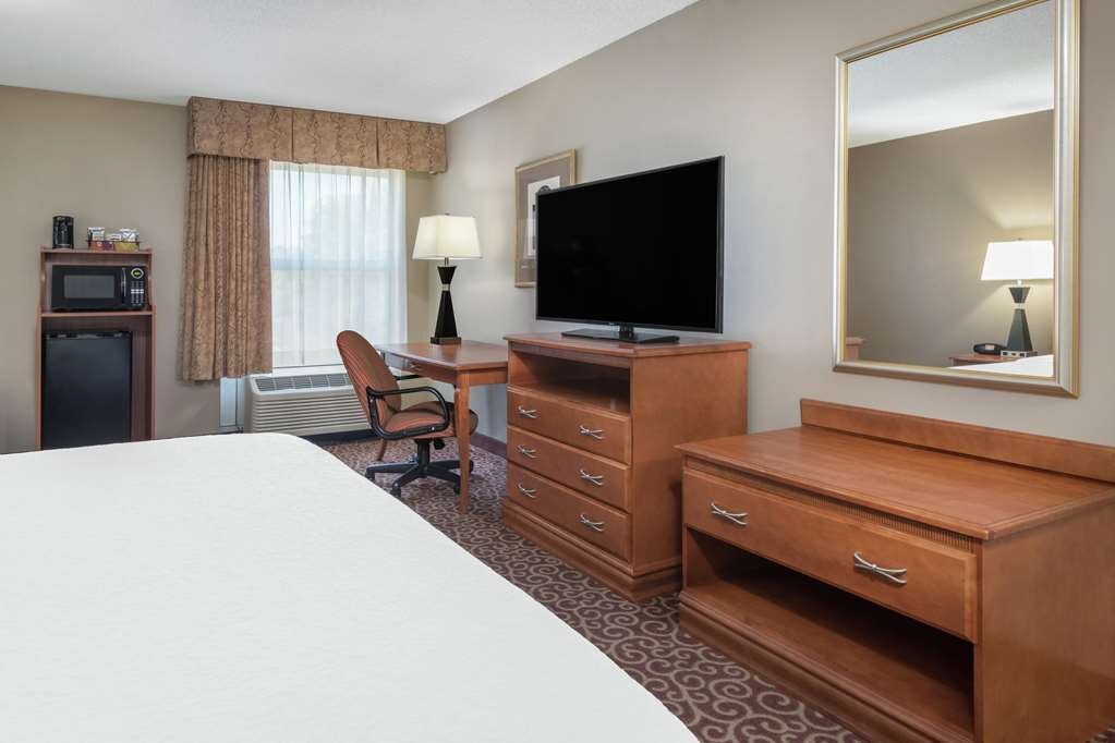Hotel photo 7 of Hampton Inn Lincoln - Heritage Park.