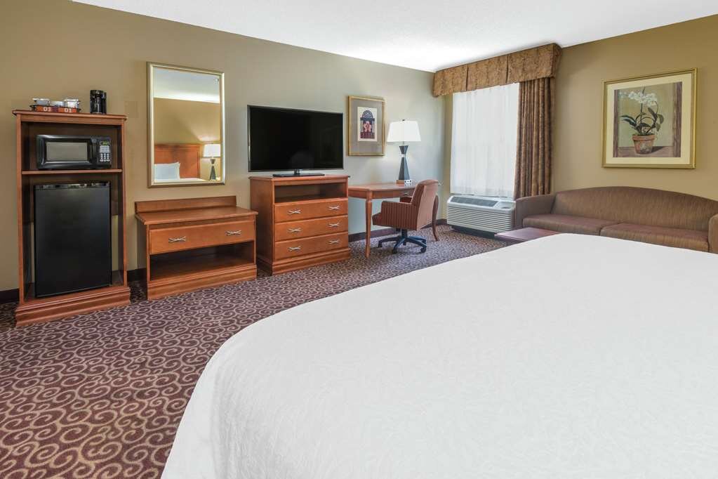 Hotel photo 12 of Hampton Inn Lincoln - Heritage Park.