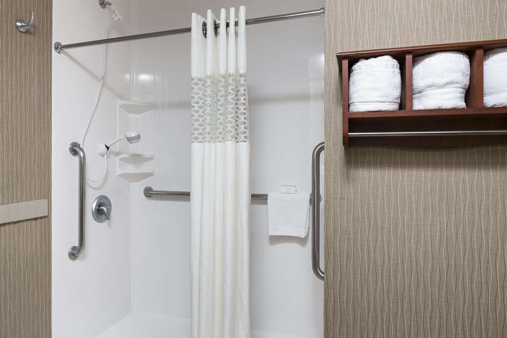 Hotel photo 40 of Hampton Inn Lincoln - Heritage Park.