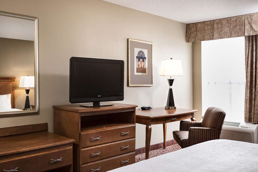 Hotel photo 18 of Hampton Inn Lincoln - Heritage Park.