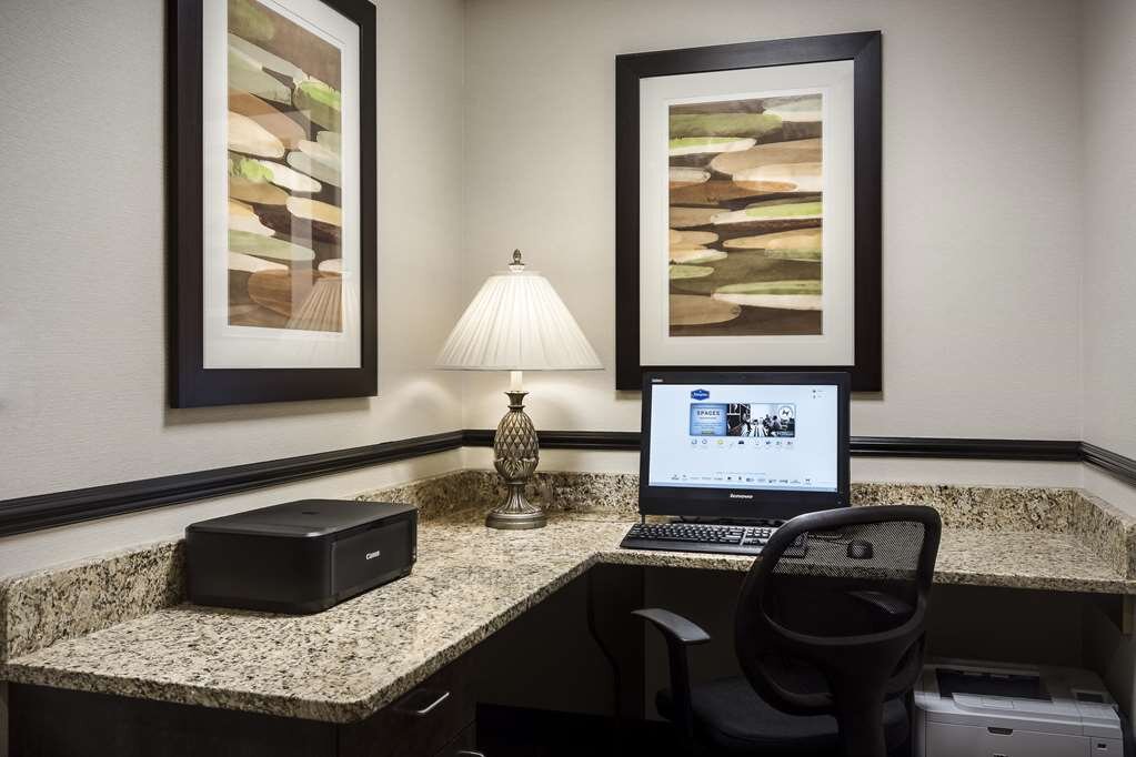 Hotel photo 48 of Hampton Inn Lincoln - Heritage Park.