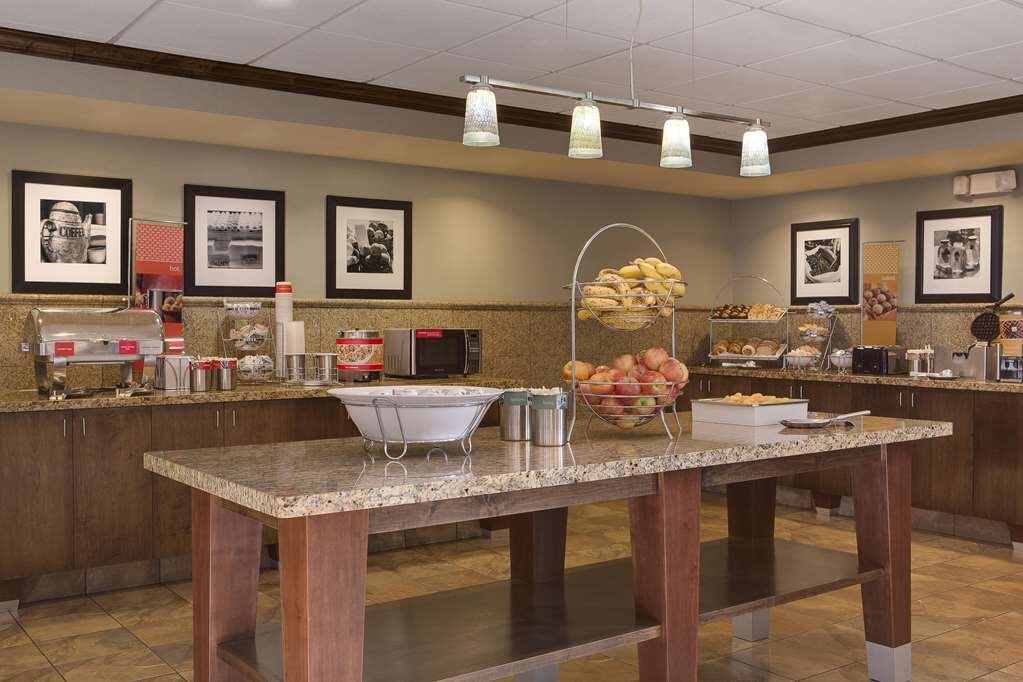 Hotel photo 37 of Hampton Inn & Suites Lincoln - Northeast I-80.