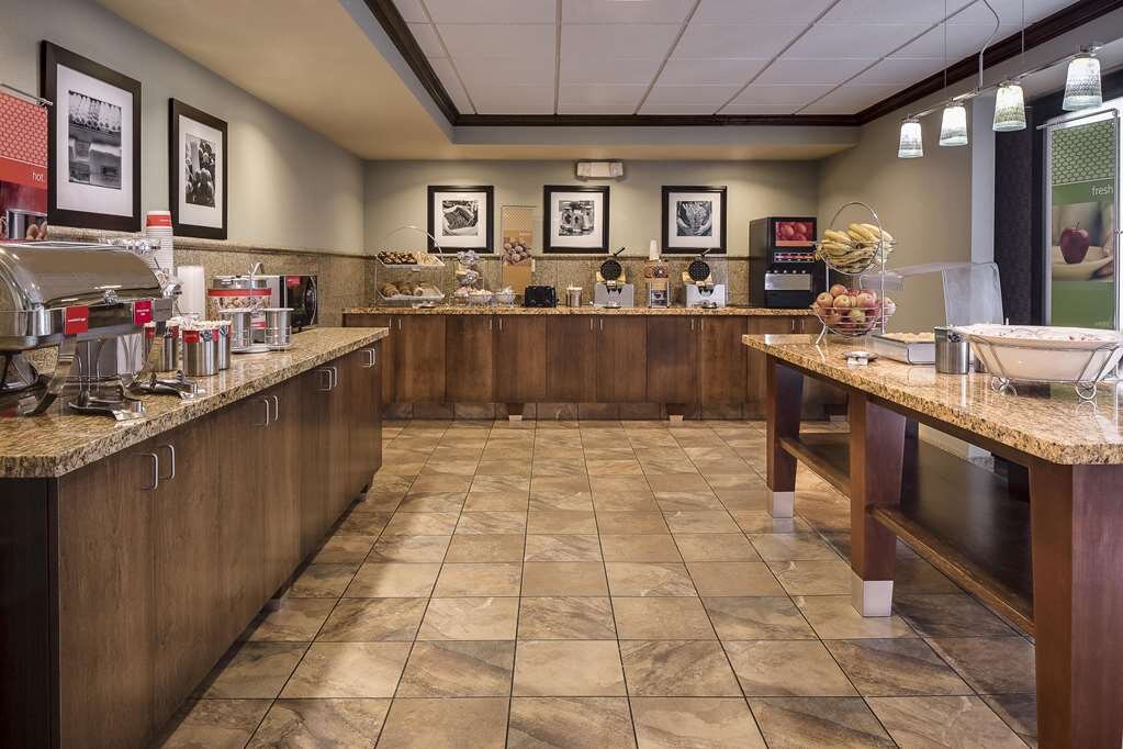 Hotel photo 19 of Hampton Inn & Suites Lincoln - Northeast I-80.