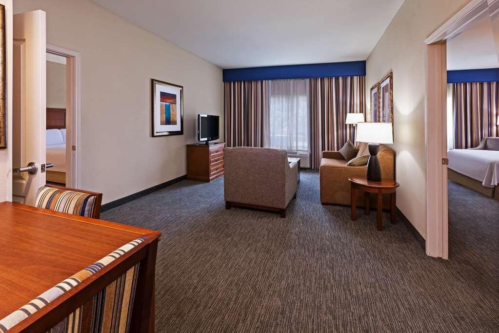 Hotel photo 21 of Homewood Suites by Hilton Laredo at Mall del Norte.